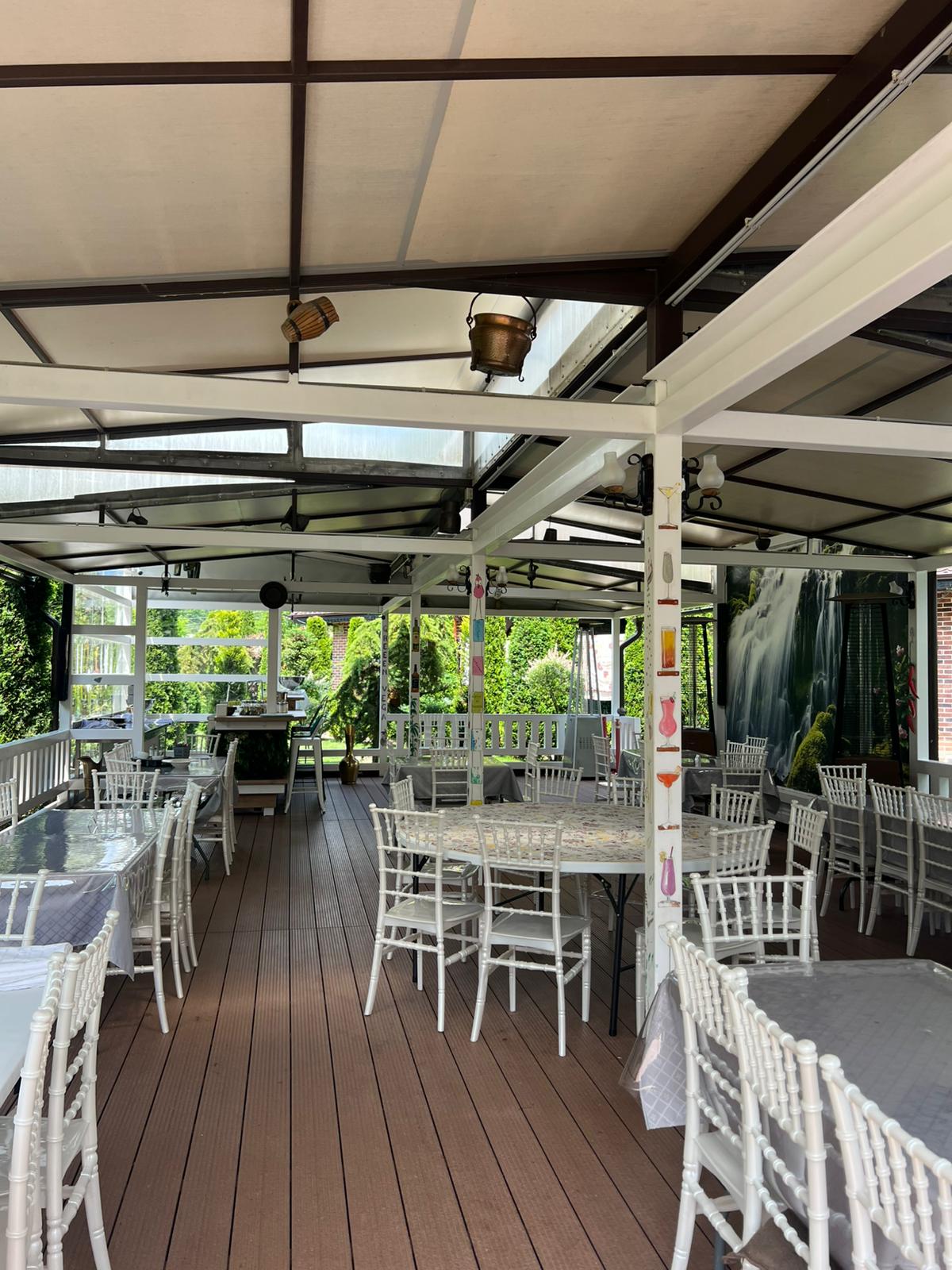 Chiavari Tiffany Polypropylene Stacking Chair White